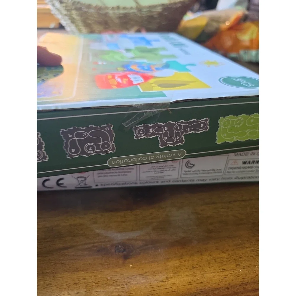 Rail Car Puzzle Land Series 1102A with Green Car 15 Pieces